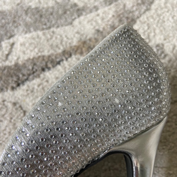 MIA // Ciana Pointed Toe D'Orsay Rhinestone Pump // Size 7.5 - Picture 6 of 13